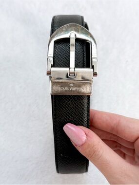 Authentic LOUIS VUITTON Black Taiga Leather Ceinture DISPLAY BELT France FAIR